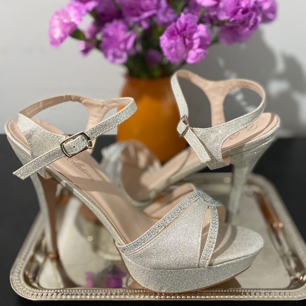 Sparkle sandal pump